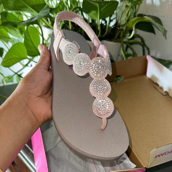 Stylish Pink Beaded Sandals - Picture 7 of 8